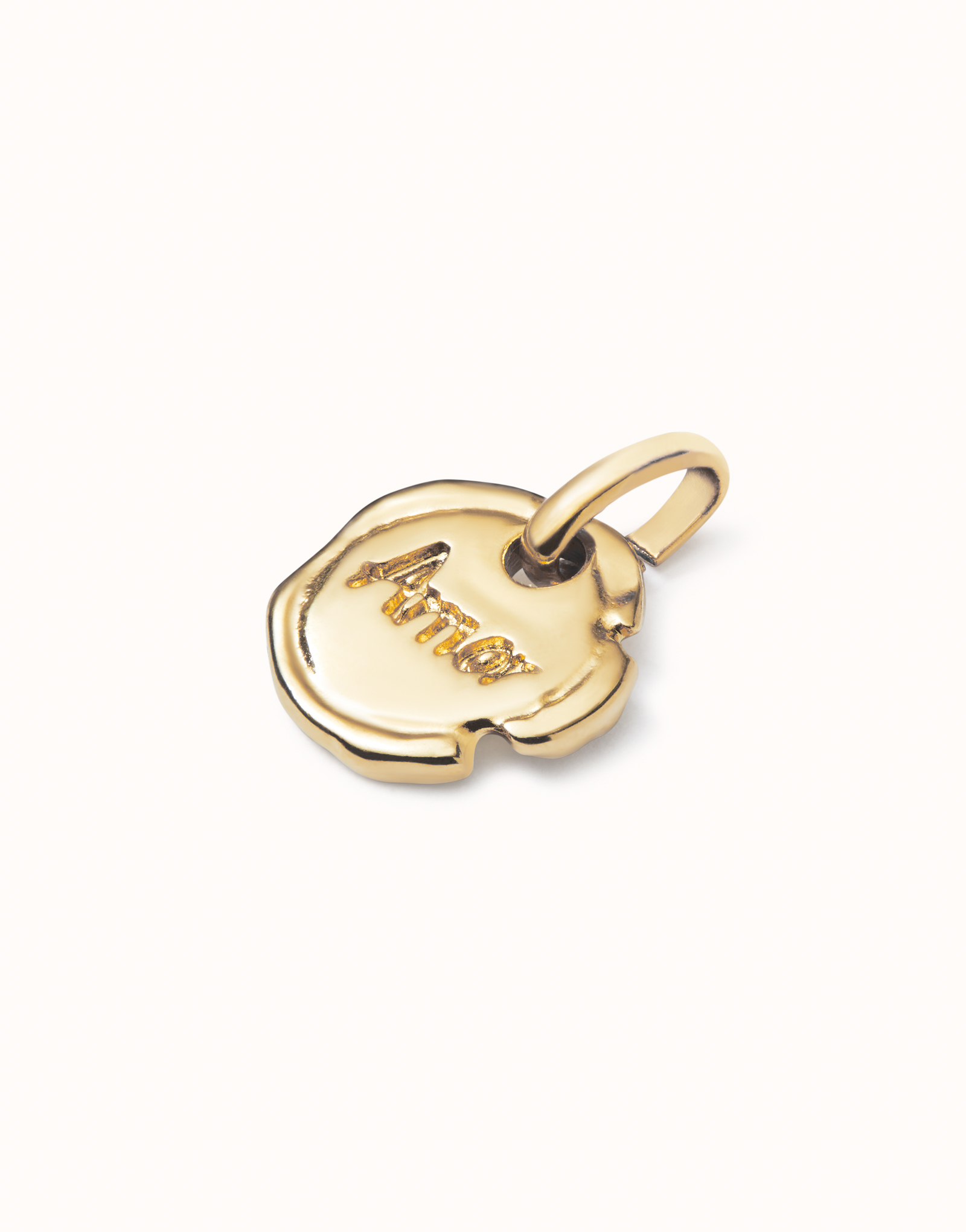 18K gold-plated charm with the word “love”., Golden, large image number null